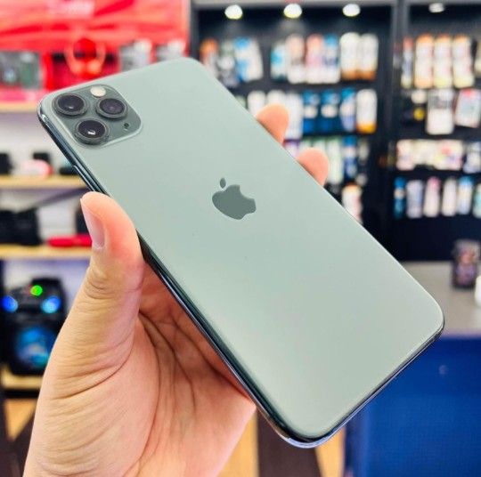 iPhone 11 Pro Max, Factory Unlocked, Excellent Condition. Like New