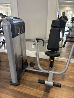 Precor Chest Press