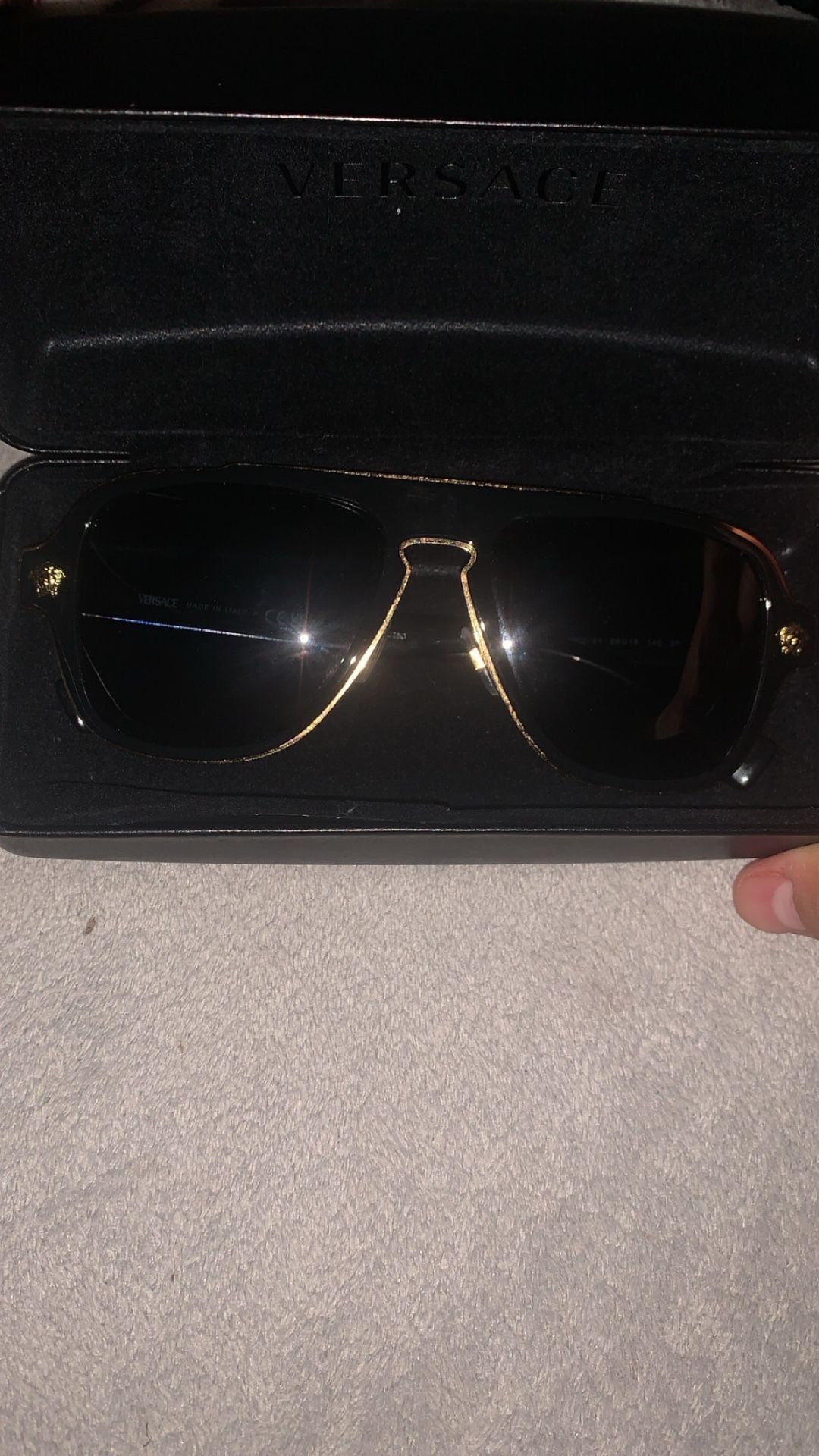 Medusa Retro Charm Sunglasses