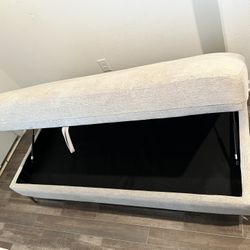 Ottoman W/Storage Space 62x32