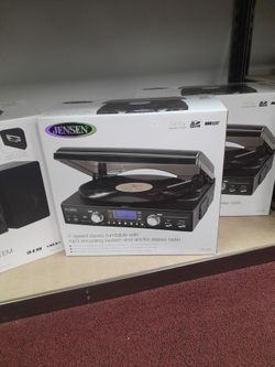 Jensen Stereo Turntable with MP3 & Radio