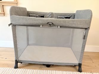 Bugaboo Stardust Portable Playard EXCELLENT condition LIKE NEW