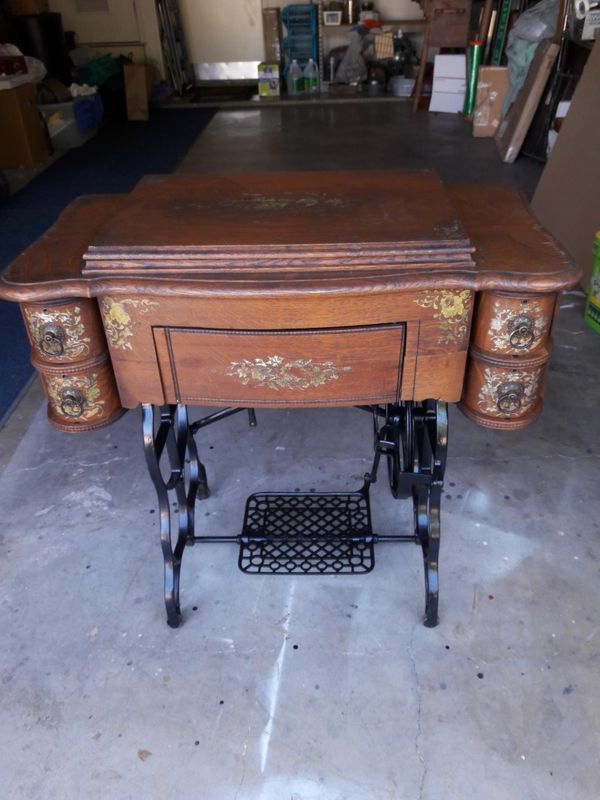 Antique New Florence treadle sewing machine for Sale in San Antonio, TX