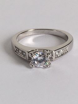 BEAUTIFUL RHINESTONE RING RING 8