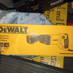 DeWalt Wired Saw Sawl 