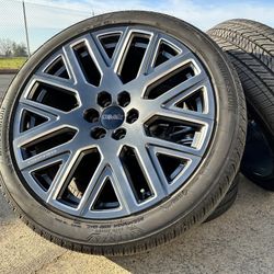 4x OEM GMC Yukon Sierra Denali 24” Machined Hypersilver Wheels And Tires 98% 