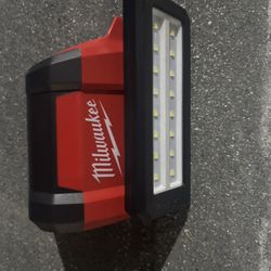 Milwaukee M12 Task Light 