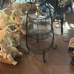 3 Metal Basket Stand
