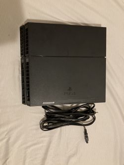 Playstation 4 (With 2 Black Controllers)