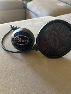 Blue snowball microphone