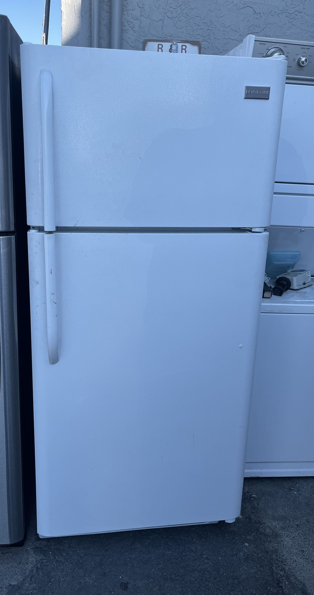 Frigidaire Apartment Sizes Refrigerator
