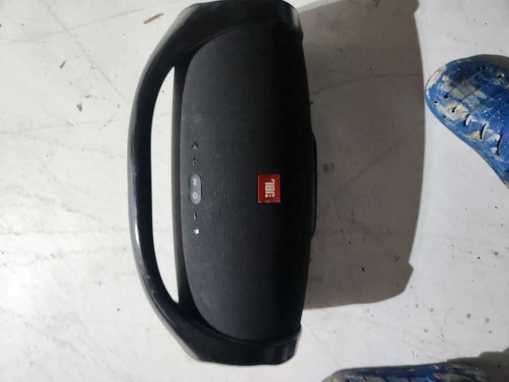 Jbl Bombox No Charger