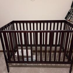 BRAND NEW Wooden Crib 