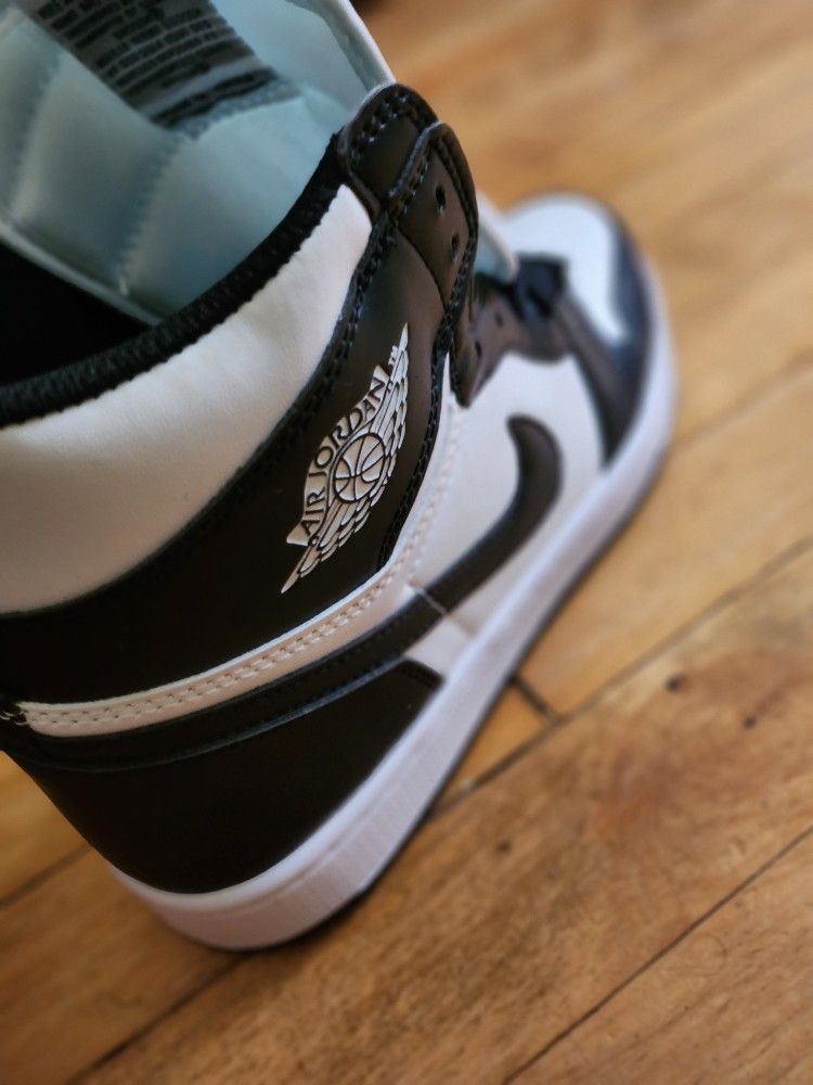 Air Jordan 1 'Panda' Black And White