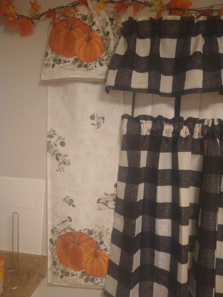 Pumpkin Fall Tablecloth / Tapestry