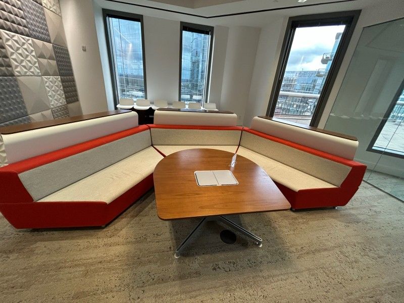 LARGE MEDIA / Podcast Table (6 Built In Power Plugs)