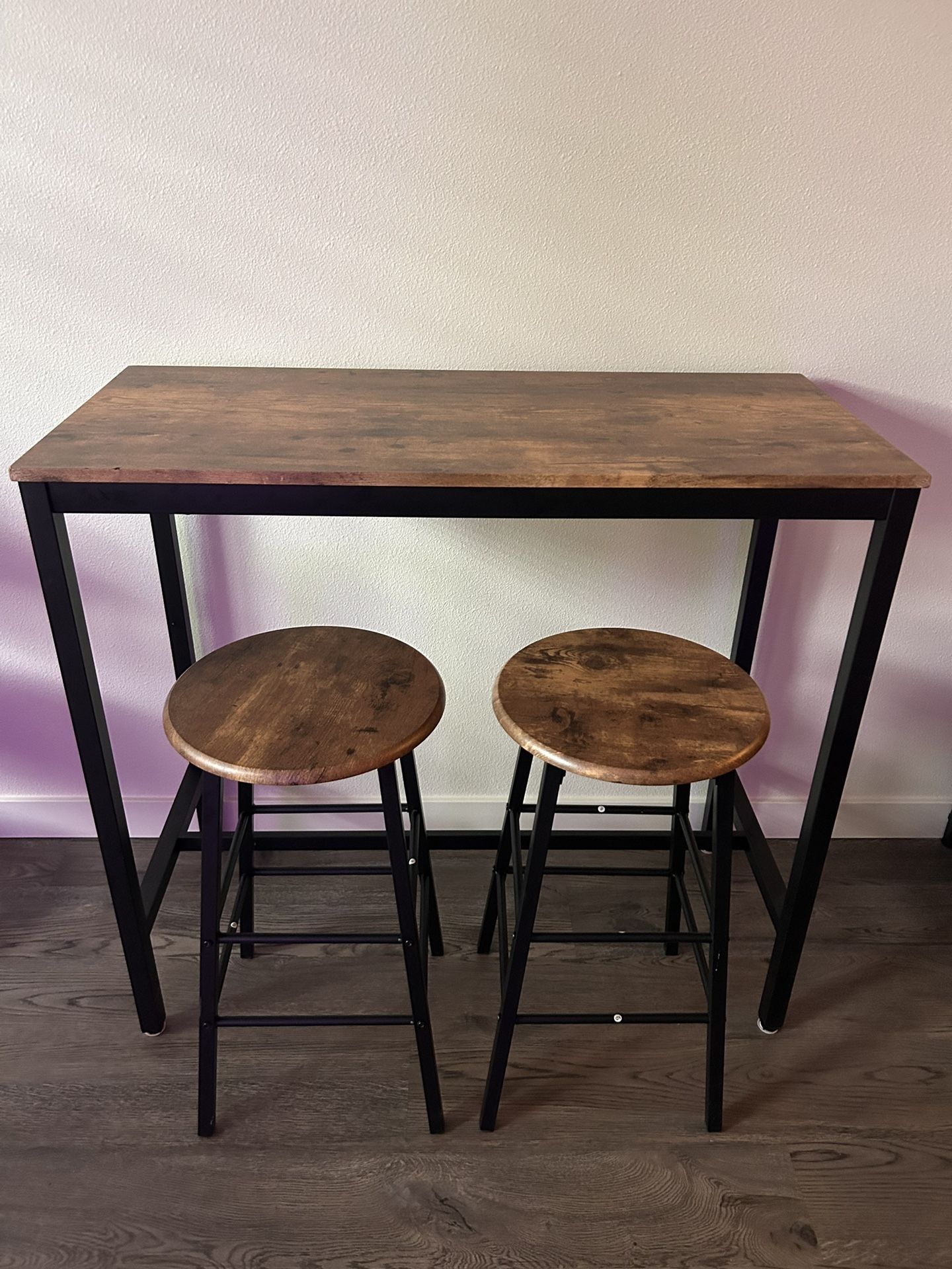 NEW Table/Desk w Stools