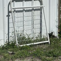 Gate   4  Ft X 3 1/2 Ft  Steel