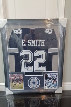DALLAS COWBOYS EMMITT SMITH AUTOGRAPHED CUSTOM FOOTBALL JERSEY FRAMED WITH COA