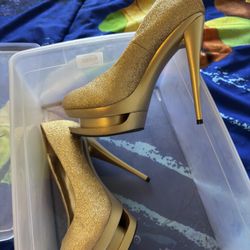 Gold Heels 7 1/2
