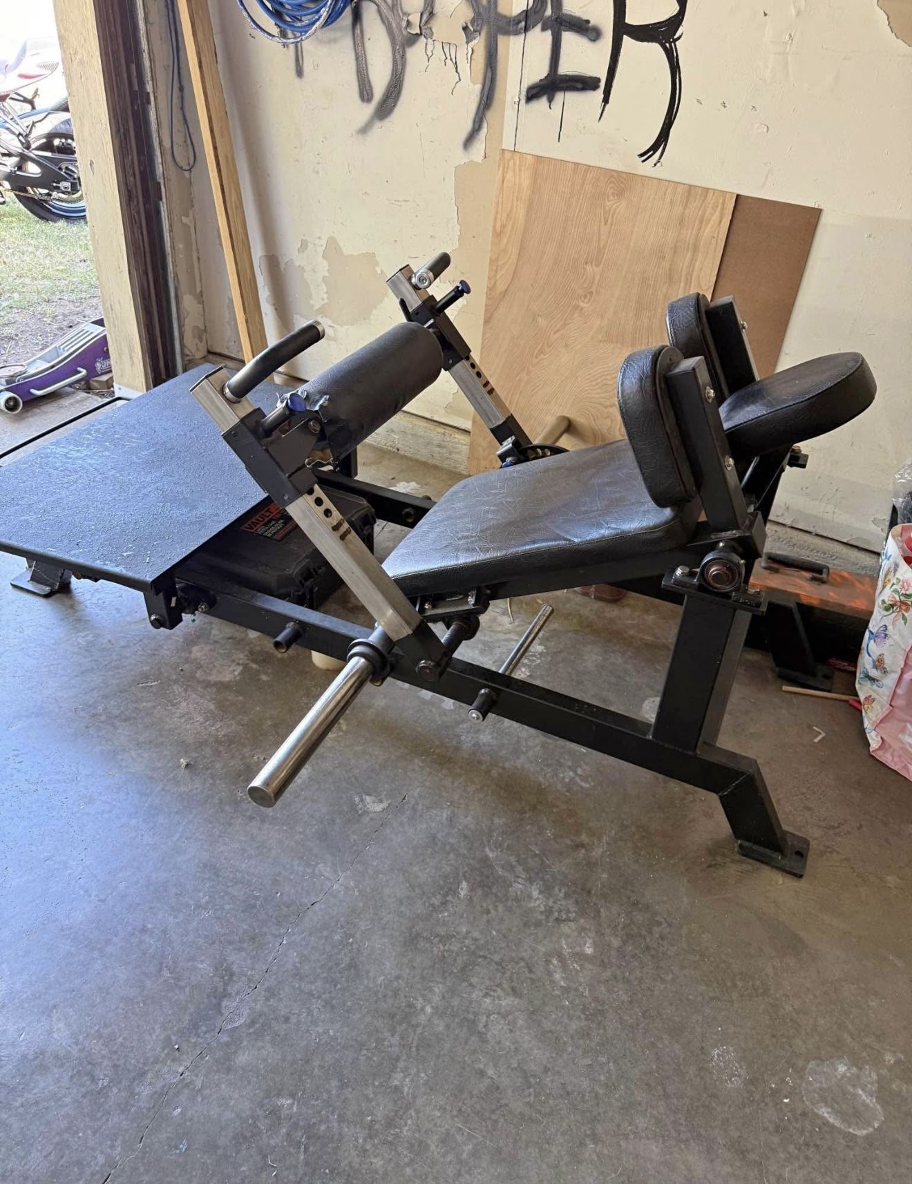 Hip Thrust Machine