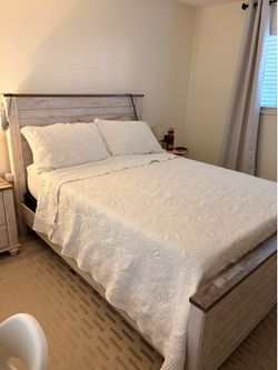 Queen Bed Set