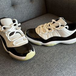 MENS 11.5 SPACE JAM LOW