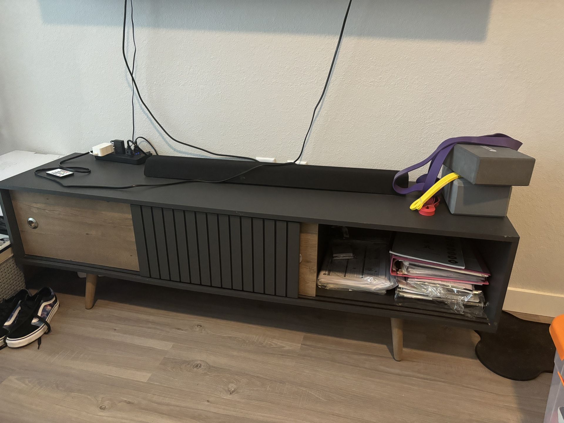 TV / Entertainment Stand