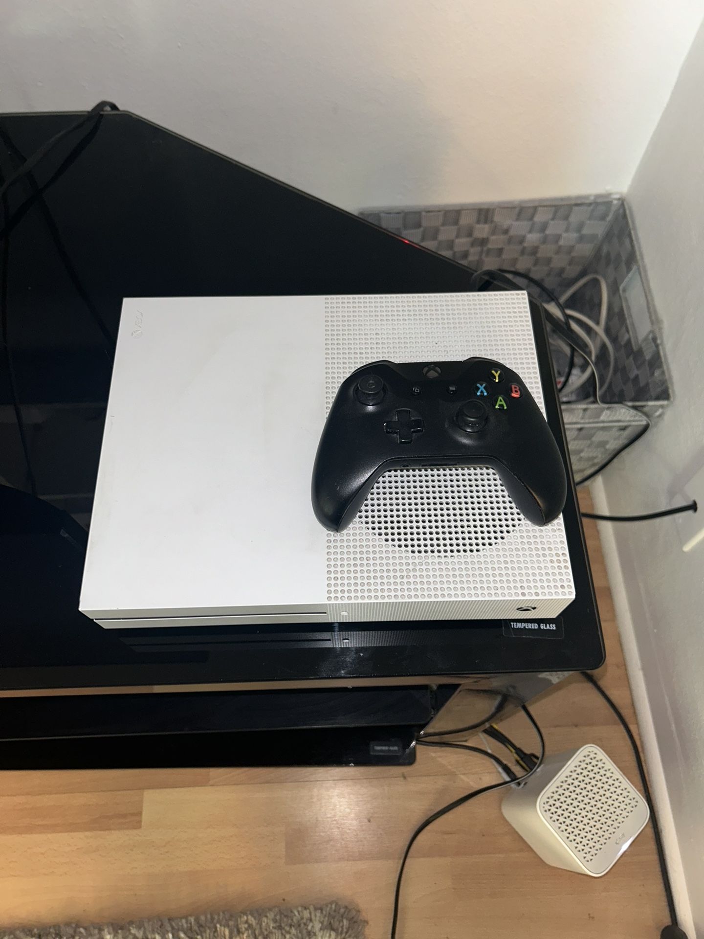 Xbox One And Controller