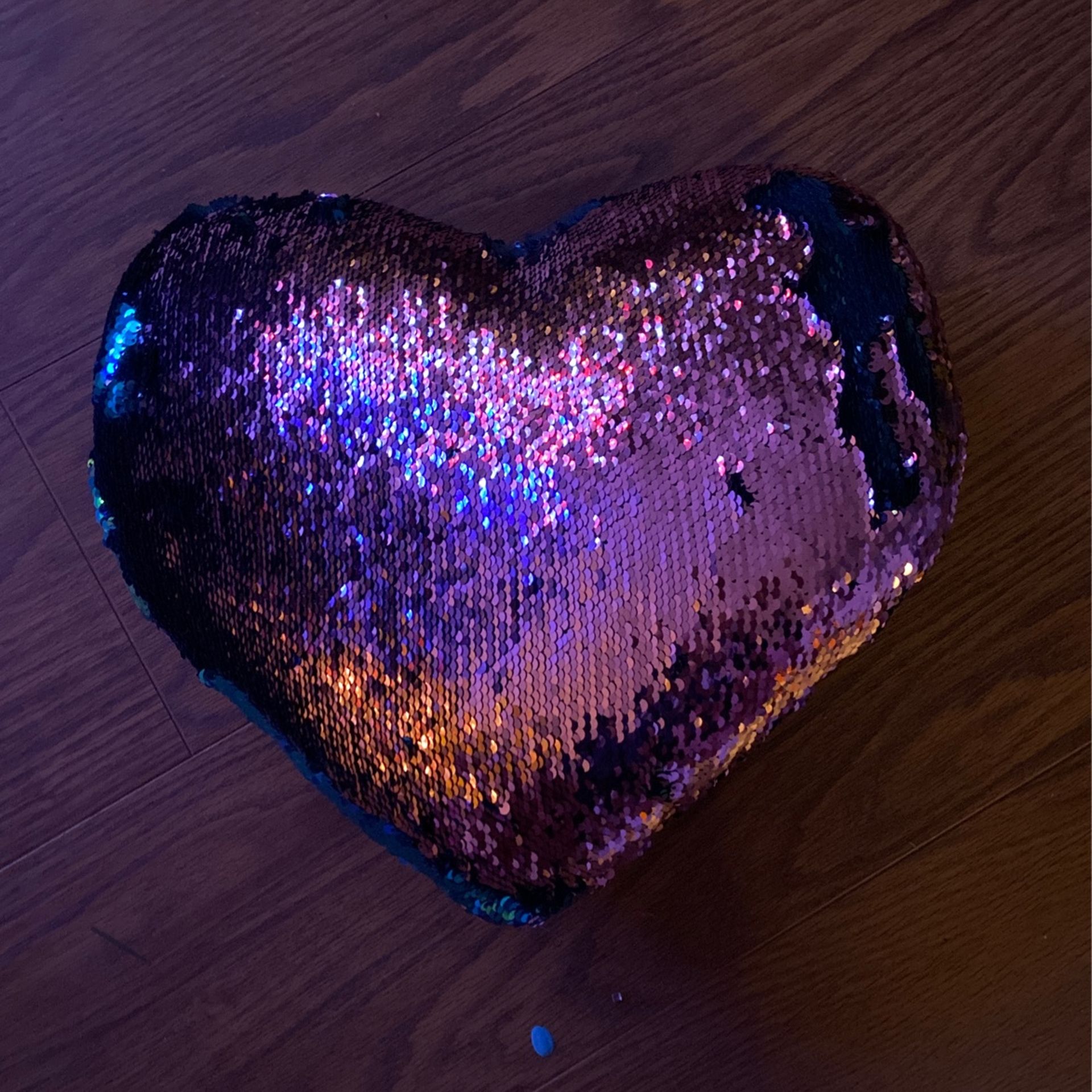 pattern/color changing heart pillow