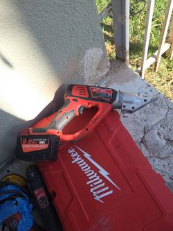 Milwaukee 18V Cordless Metal Shear with 9.0Ah Battery