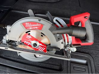 Milwaukee skillsaw m18