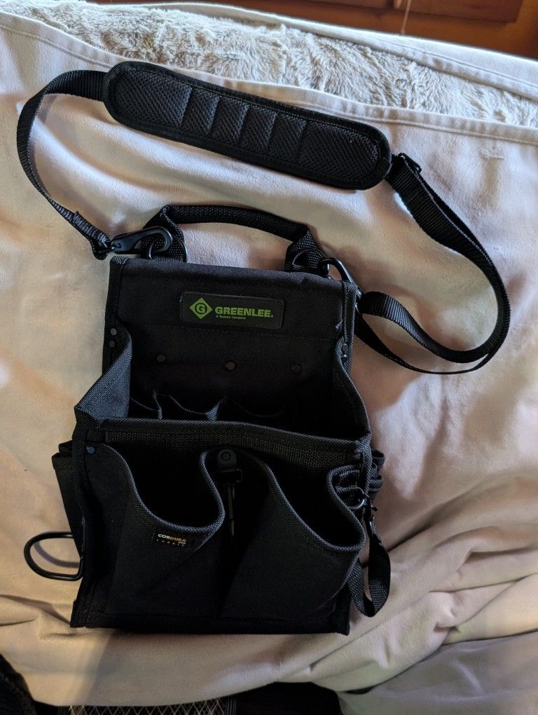 GREENLEE 20 Pocket Tool Bag w/Cordura Fabric