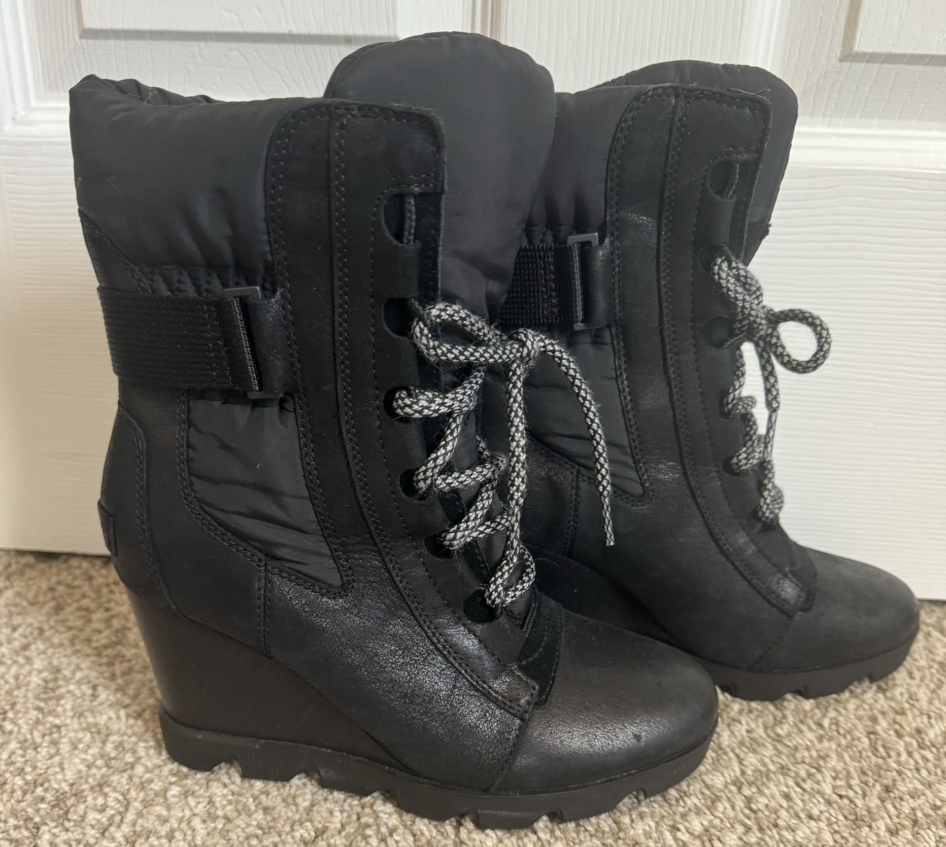 SOREL Black Wedge Boots Women. Used 1 time. Size 7.5