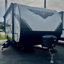 New 2024 Intrepid 185RK Travel Trailer