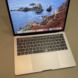 MacBook Pro 13” 2019 2.8ghz i7 16gb Ram 500gb 