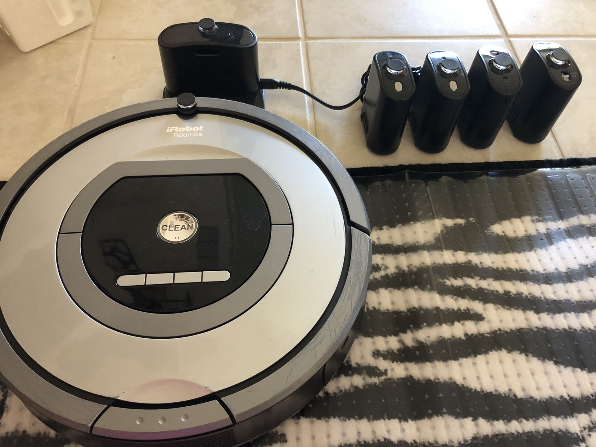 Roomba iRobit w 4 sensors