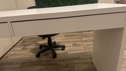 Nail desk/IKEA desk