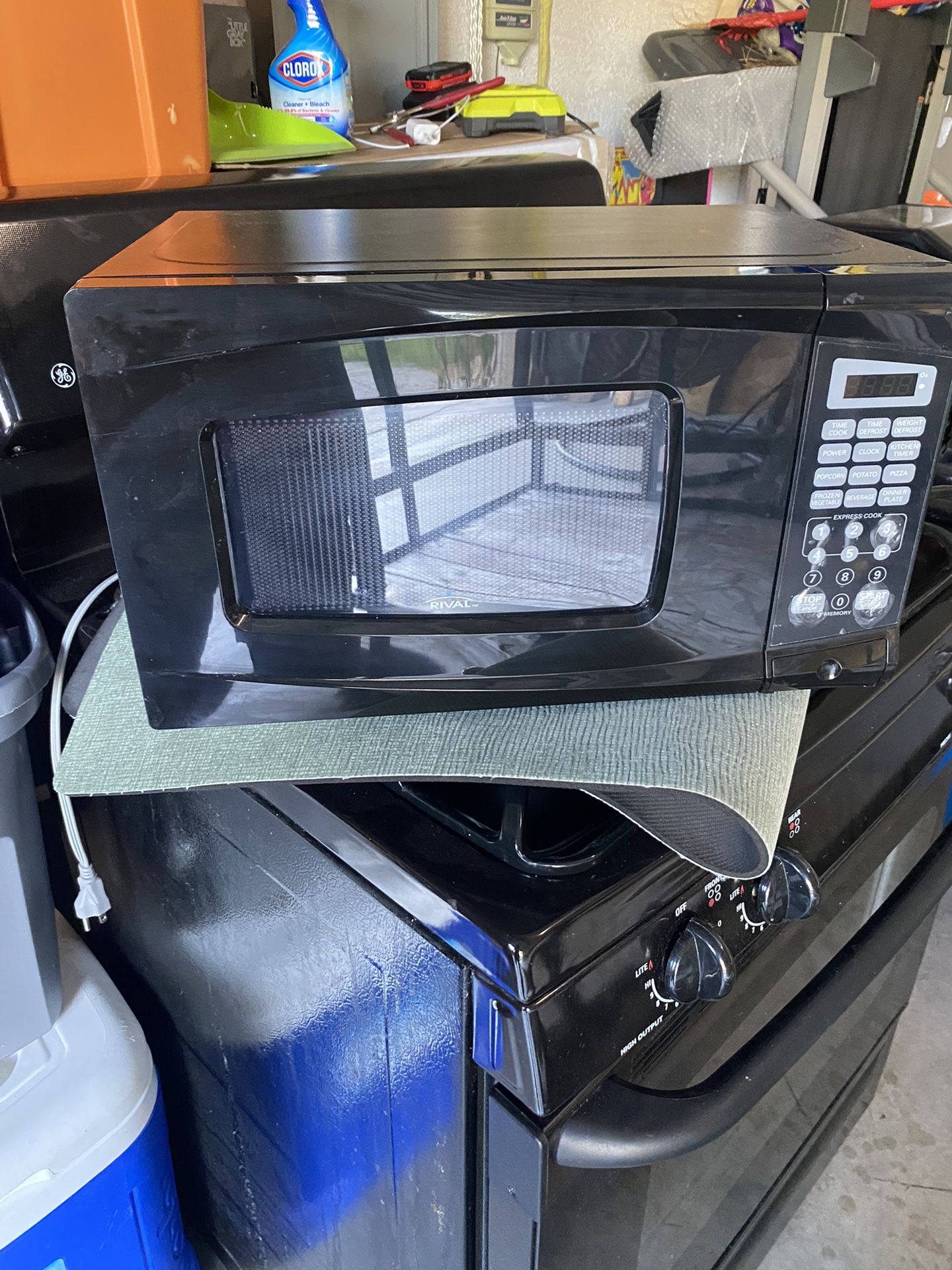 Black Counter Top Microwave Oven