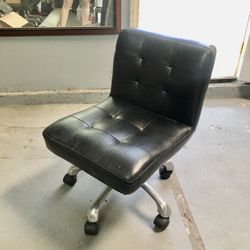 Pedicure Stools 