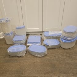 Tupperware set with storage tote bag