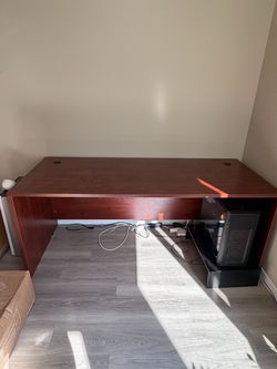 Bush Business Furniture Series C Desk — 72"W x 30"D — Hansen Cherry