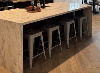 Metal bar stools. X4