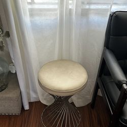 2 Small Stools 