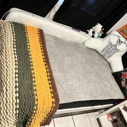 Twin Size Bed 