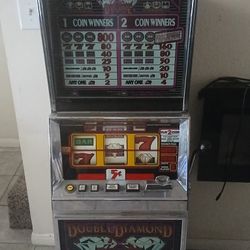 Double Diamonds Slot Machine 