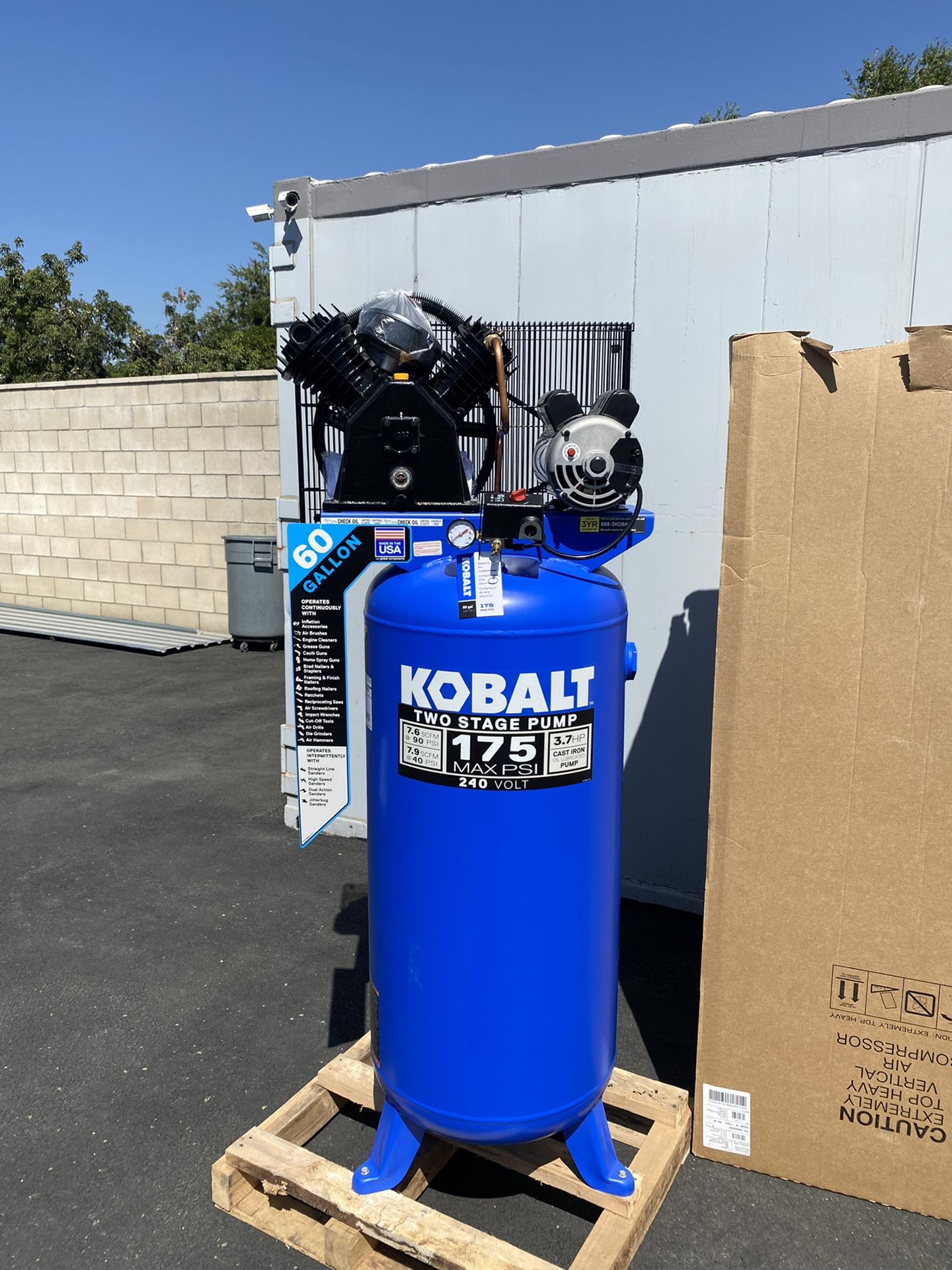 Brand New Kobalt 60gal 240v Stand Up Compressor 