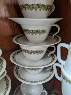 Crazy Daisy Tea Cup Set in San Fernando 91340