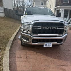 2022 dodge Ram 3500 dully diesel 