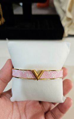 New Bra clet